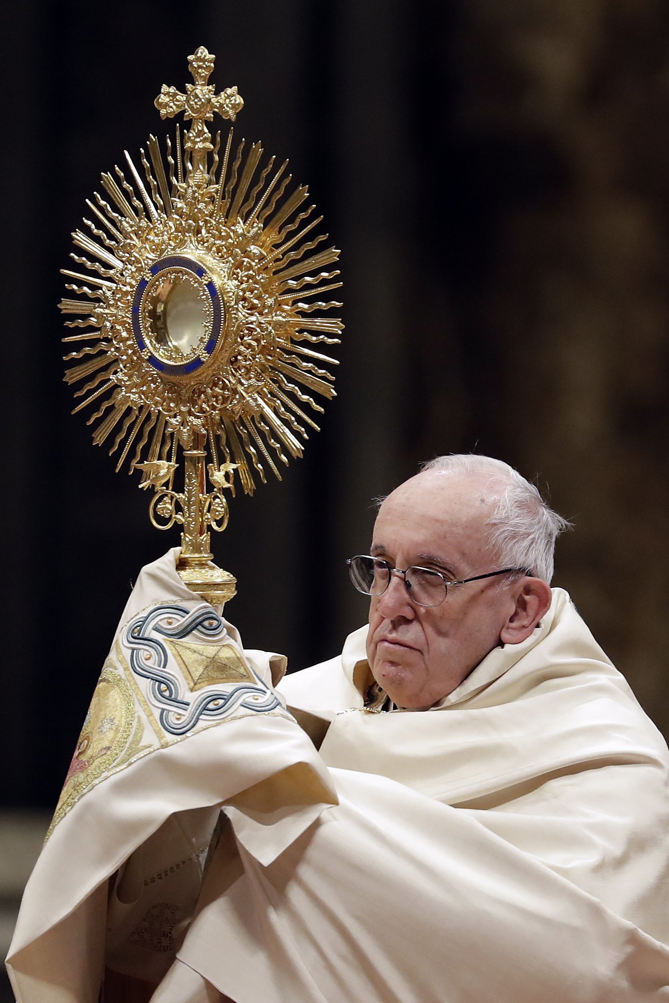 Pope Benedict XVI marks final hours of 2010