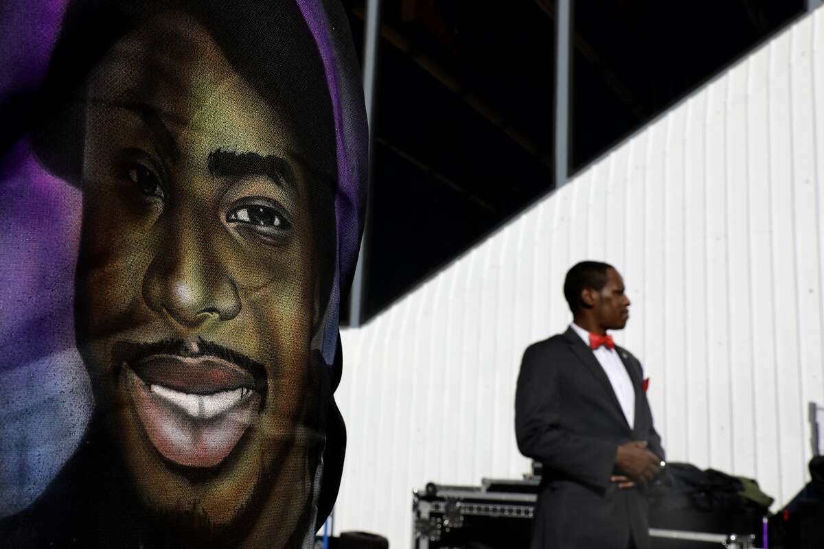 Oscar Grant vigil at Fruitvale Station marks BART shooting victim’s legacy