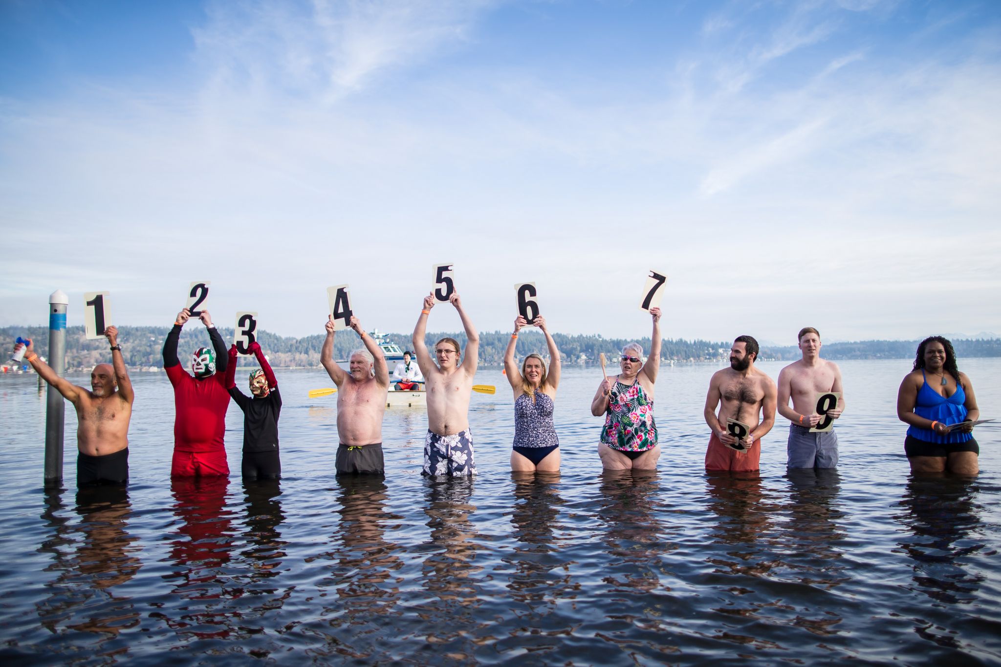 A frigid start to 2019: Hundreds of brave souls mark New Year with 'Polar  Plunge