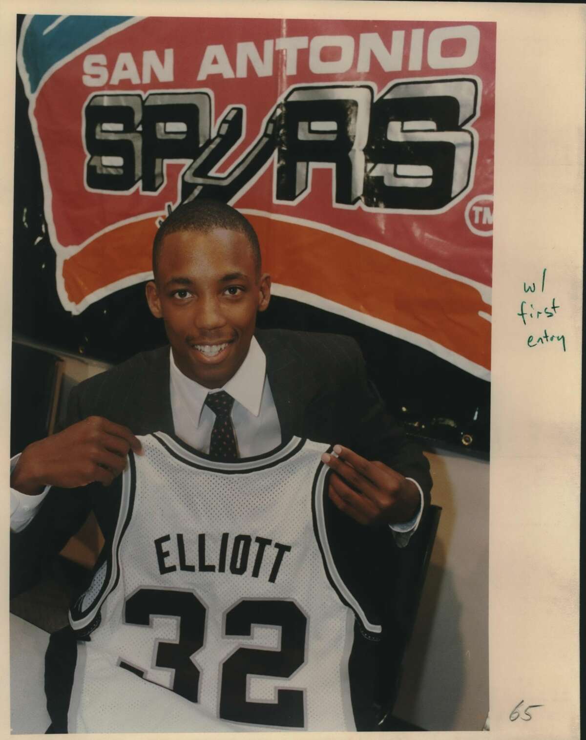Basketball; San Antonio Spurs; Sean Elliott