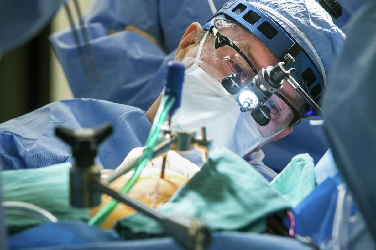 Dr, Joseph Lamelas performs heart surgery at Baylor St. Luke's Hospital on Thursday, March 2, 2017, in Houston.