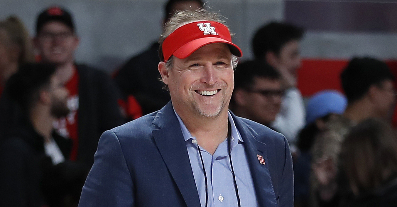 Houston Coach Dana Holgorsen Seen Wearing Viral Big Hat