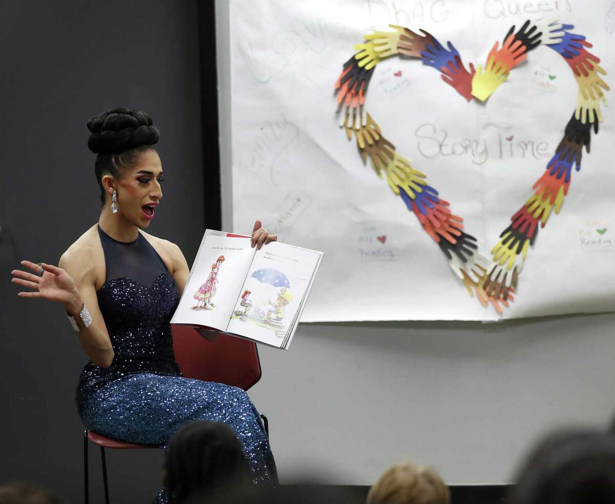 The founders of Houston Public Library’s popular Drag Queen Story Time said that they are stopping the program out of fears for the safety of volunteers, staff and families after threats escalated in recent weeks.