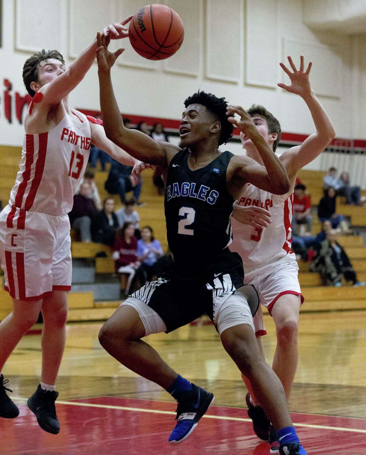 BOYS HOOPS: Caney Creek pulls out victory over New Caney