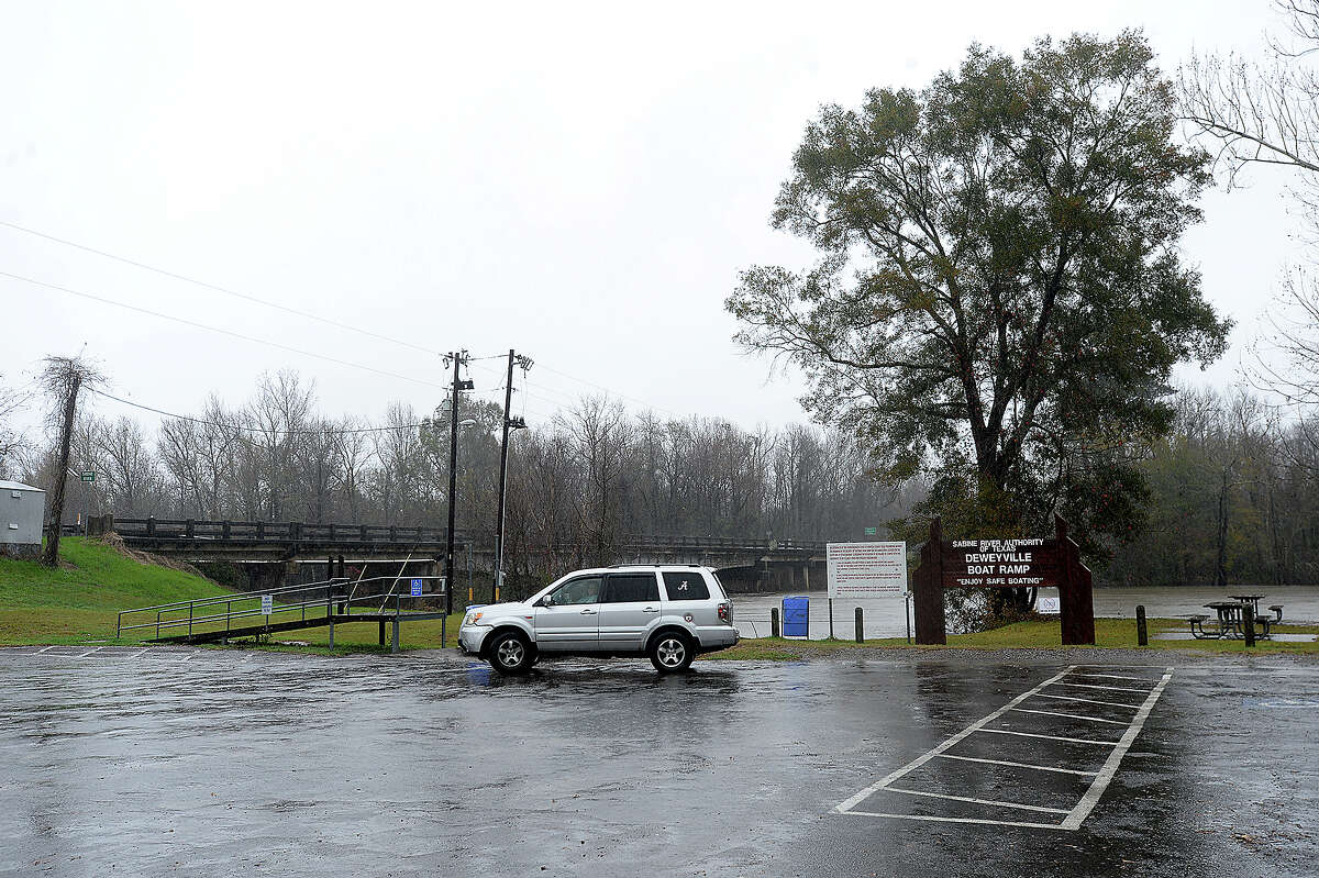 Sabine River at mild flood stage, Toledo Bend gates open