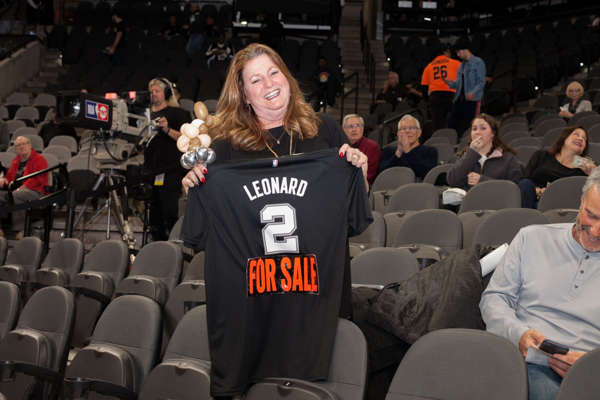 Comical video of Raptors fan retiring Kawhi Leonard's jersey goes viral