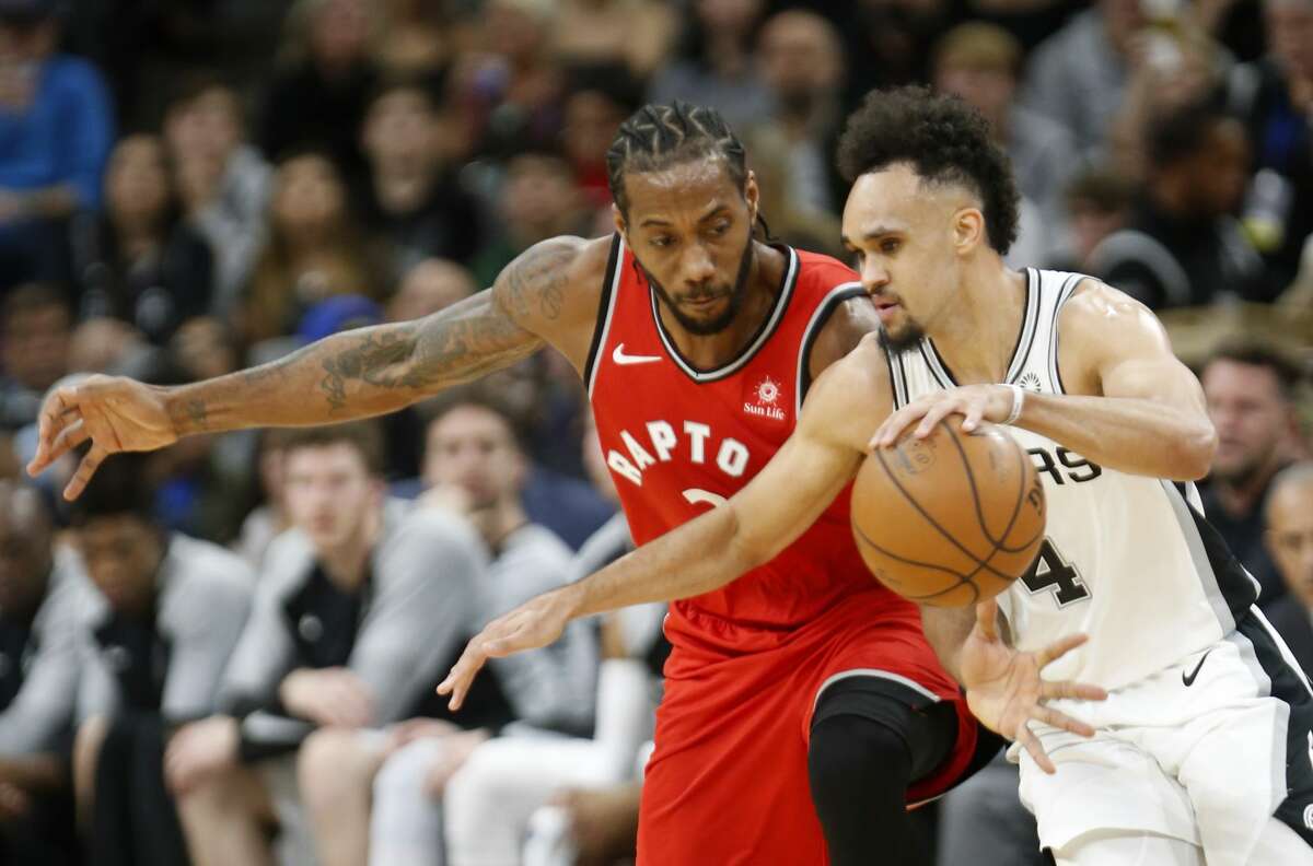 Photos show how Kawhi Leonard reacted to Spurs fans' rude reception