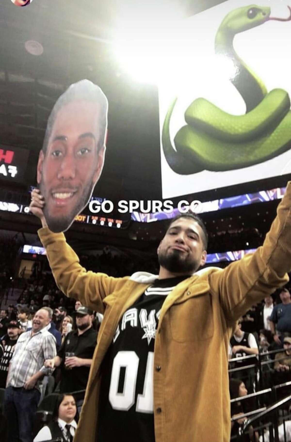 Spurs Fan With Kawhi Leonard Snake Emoji Posters Issued An NBA Warning 