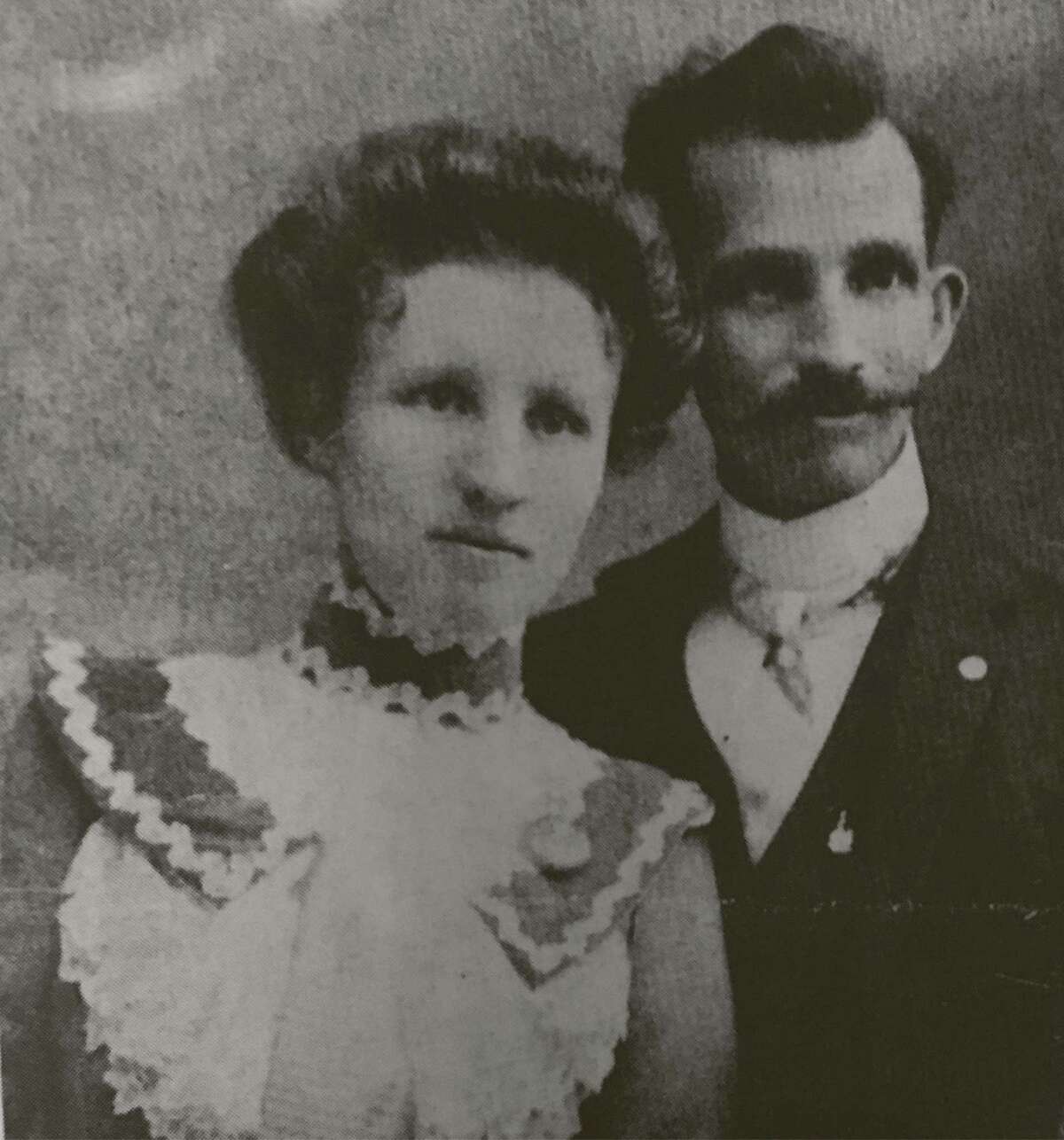 Richard and Clara Anderson Knight in 1901 on their honeymoon in Houston.
