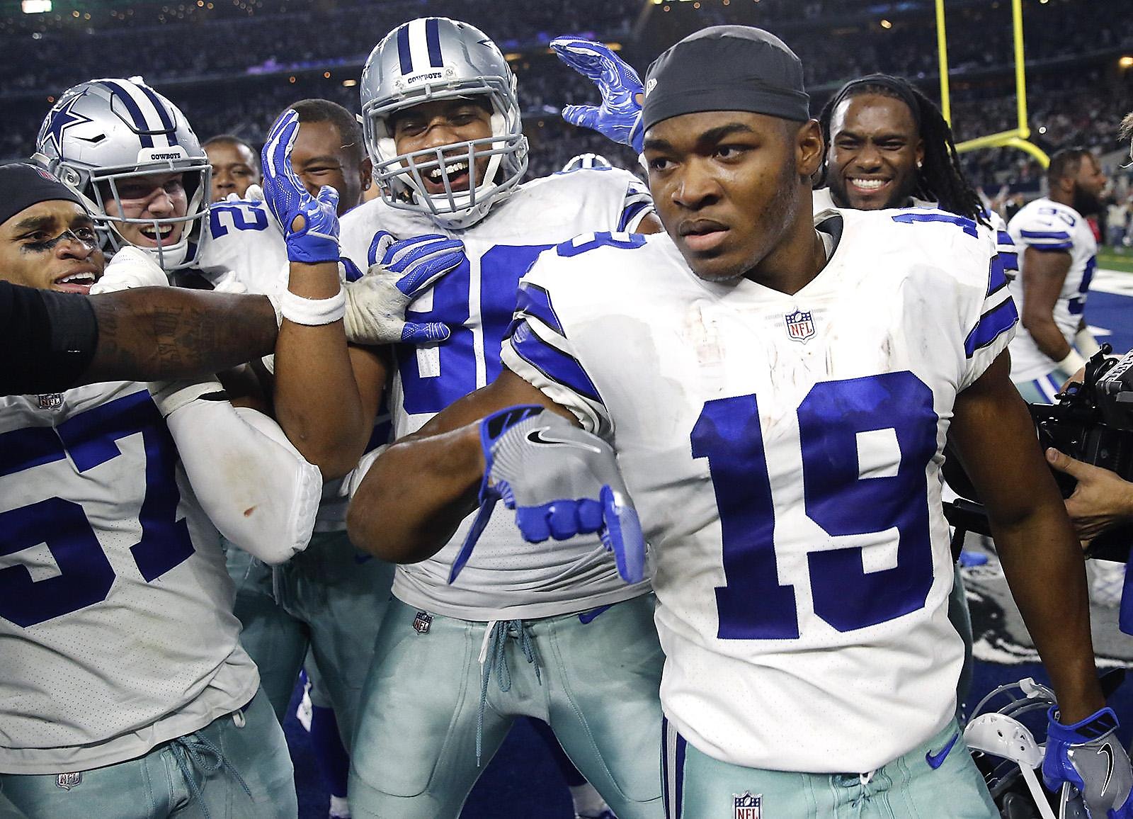 Cowboys star Amari Cooper responds to tweet that he was shot: 'Fake news'