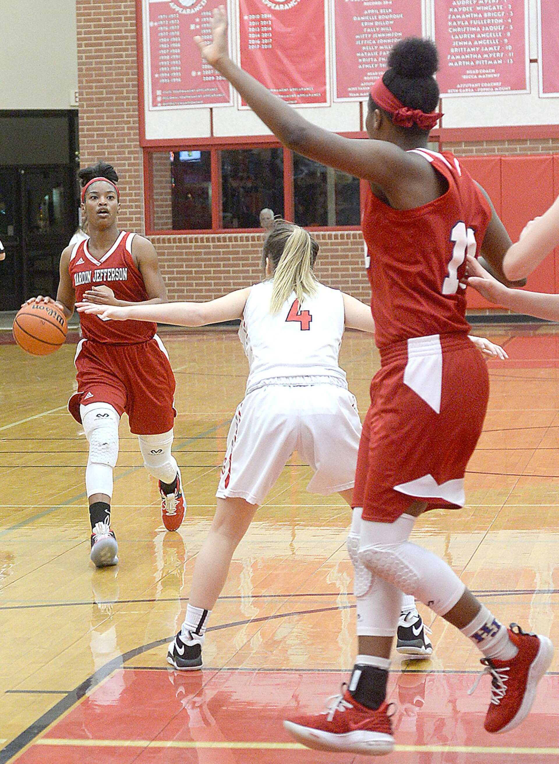 Hardin-Jefferson freshman already has big time offers on the table