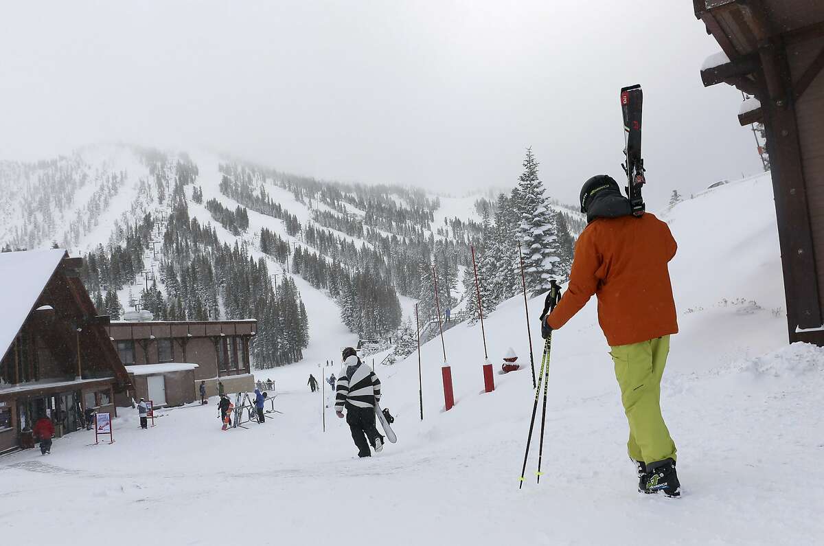 Winter storm dumps several feet of snow on Sierra Nevada