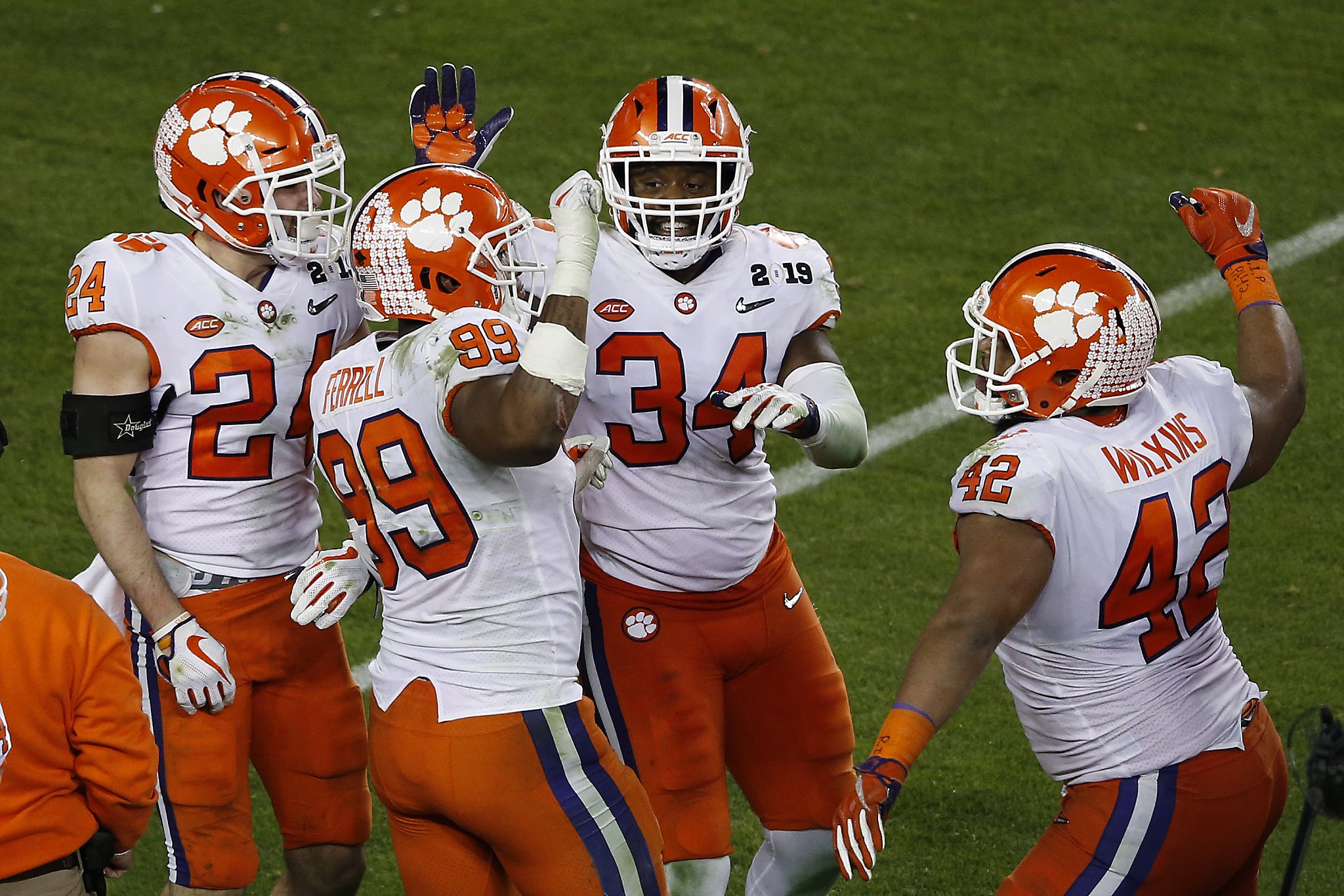 Raiders defensive end Clelin Ferrell (99) celebrates a sack with