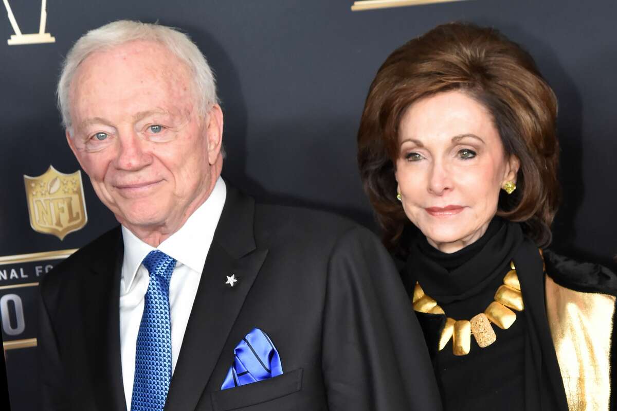 Dallas Cowboys owner Jerry Jones buys 250 million superyacht