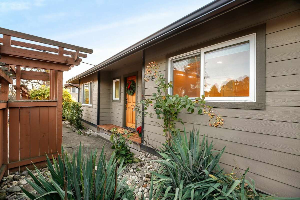 A Green Lake rambler that is ready for move-in and just moments from the lake! After a studs-out remodel completed in 2009, this house is rocking a new roof, new siding, central heat and air conditioning. 7503 5th Ave. N.E., listed for $618,999. See the full listing here.