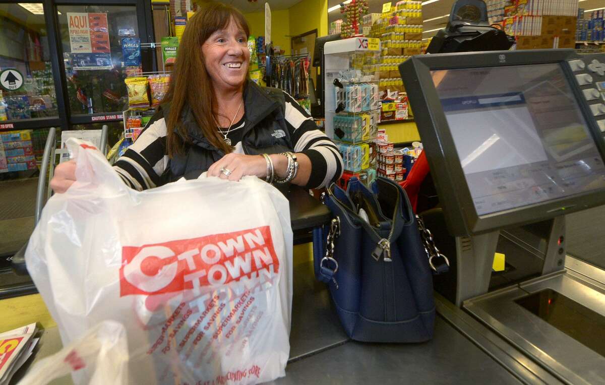 Norwalk Council To Vote On Possible Plastic Bag Ban