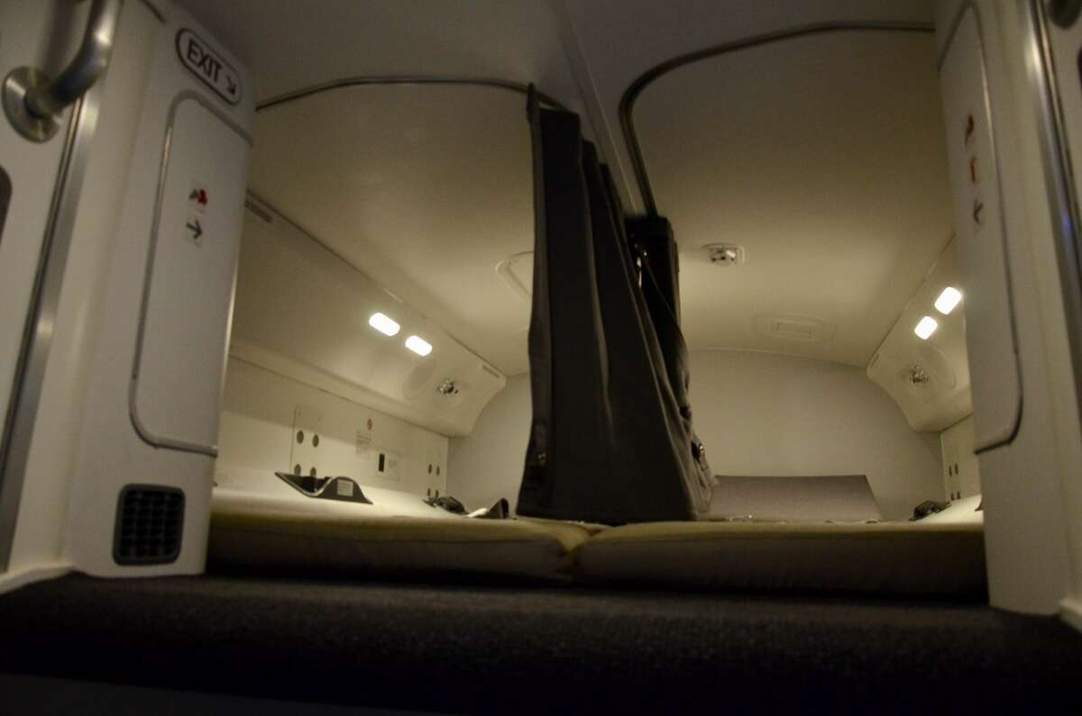 the-hidden-from-view-place-where-pilots-and-flight-attendants-sleep-on