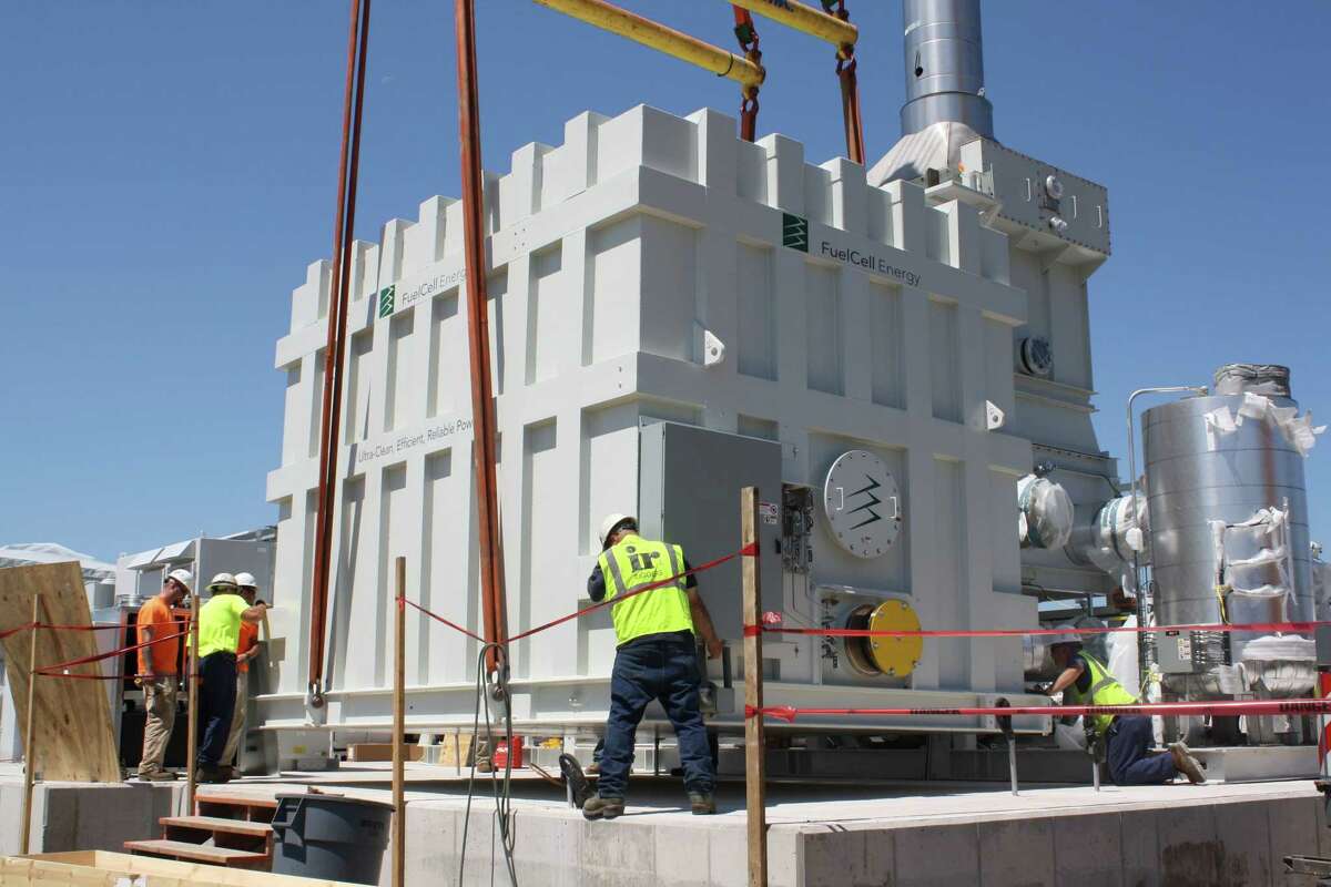 A FuelCell Energy unit installation. (File photo via FuelCell Energy)