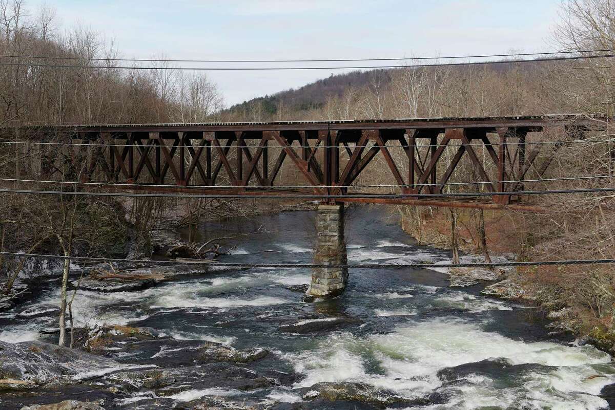 Authorities probe train derailment in Hoosick