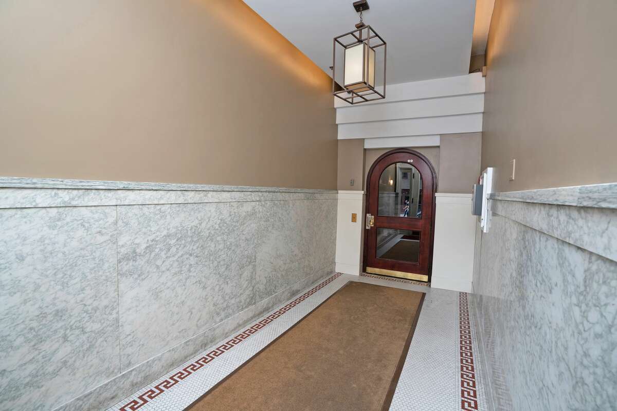 House of the Week Condo in Center Square, Albany