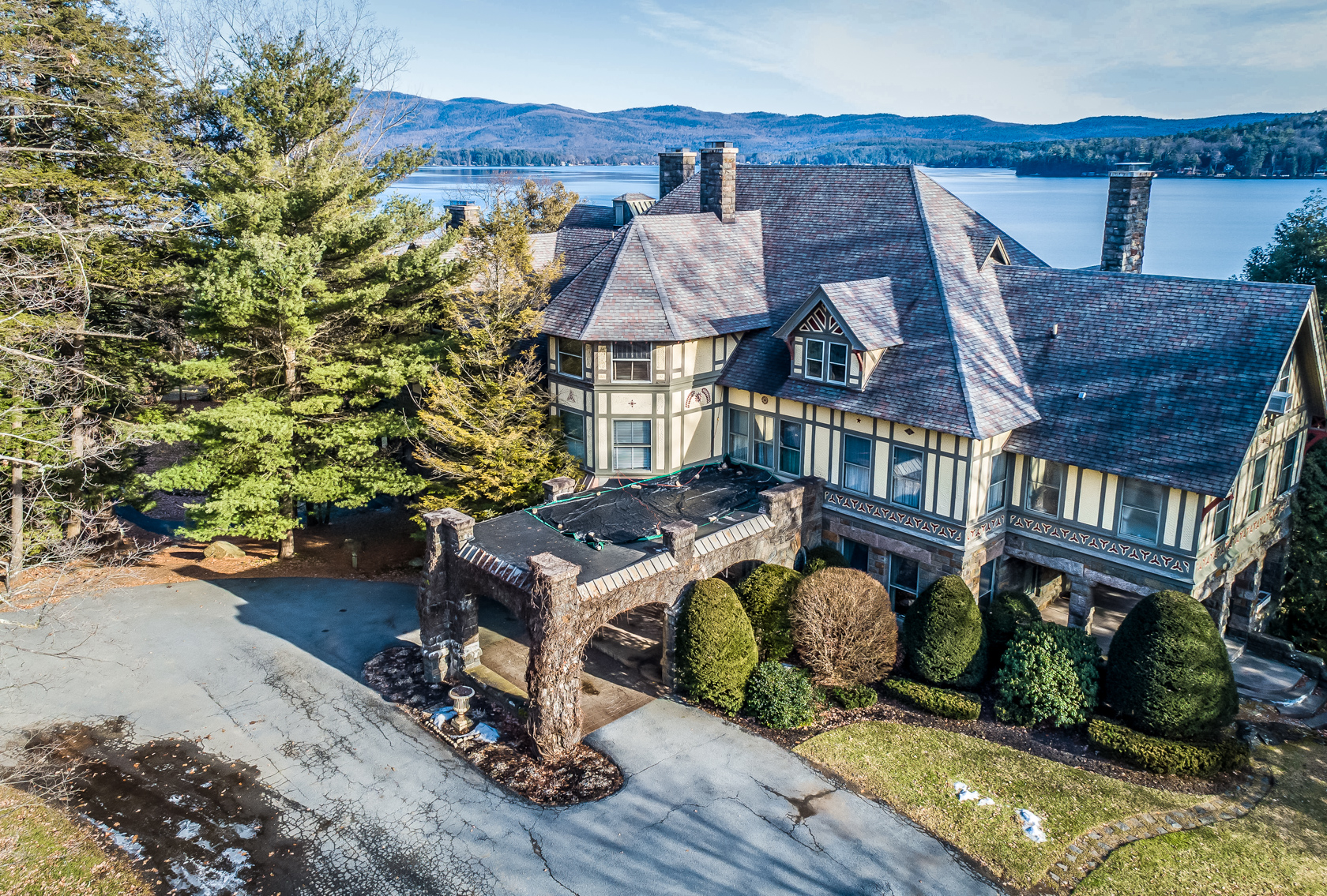 Historic Lake George mansion on the market again - Times Union1680 x 1135