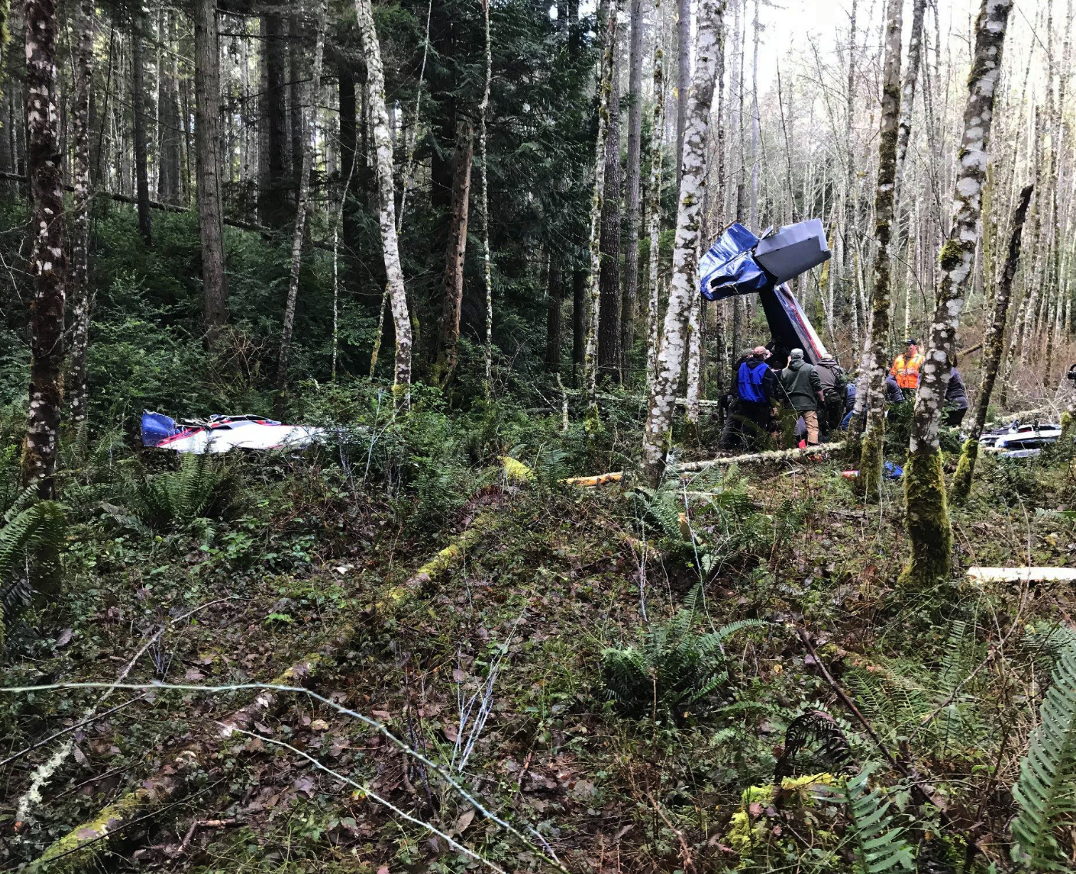 1 dead, 1 injured in small passenger plane crash on Whidbey Island