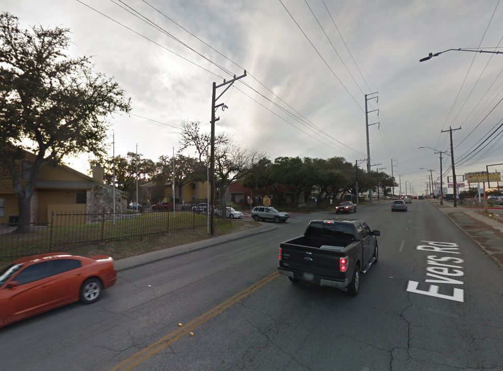 Motorcyclist in critical condition after crash near Northwest Side San ...