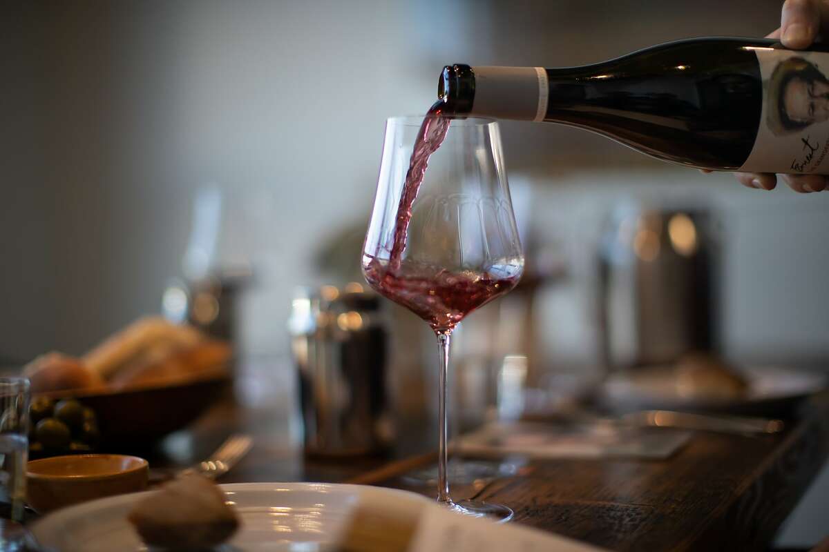 Healdsburg’s Common Crush Blends Wine Tasting With Wine Making