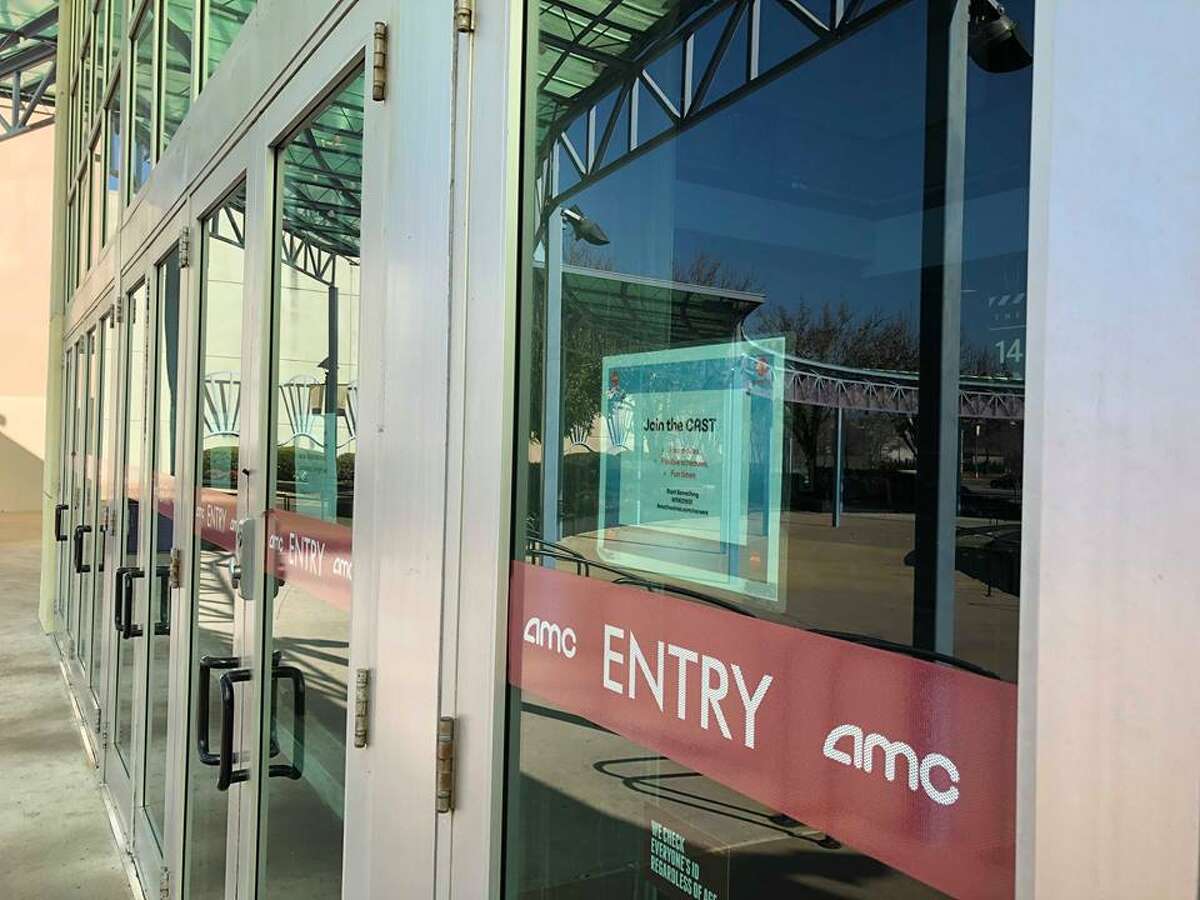 AMC 30 movie theater in west Houston reopens after low water pressure