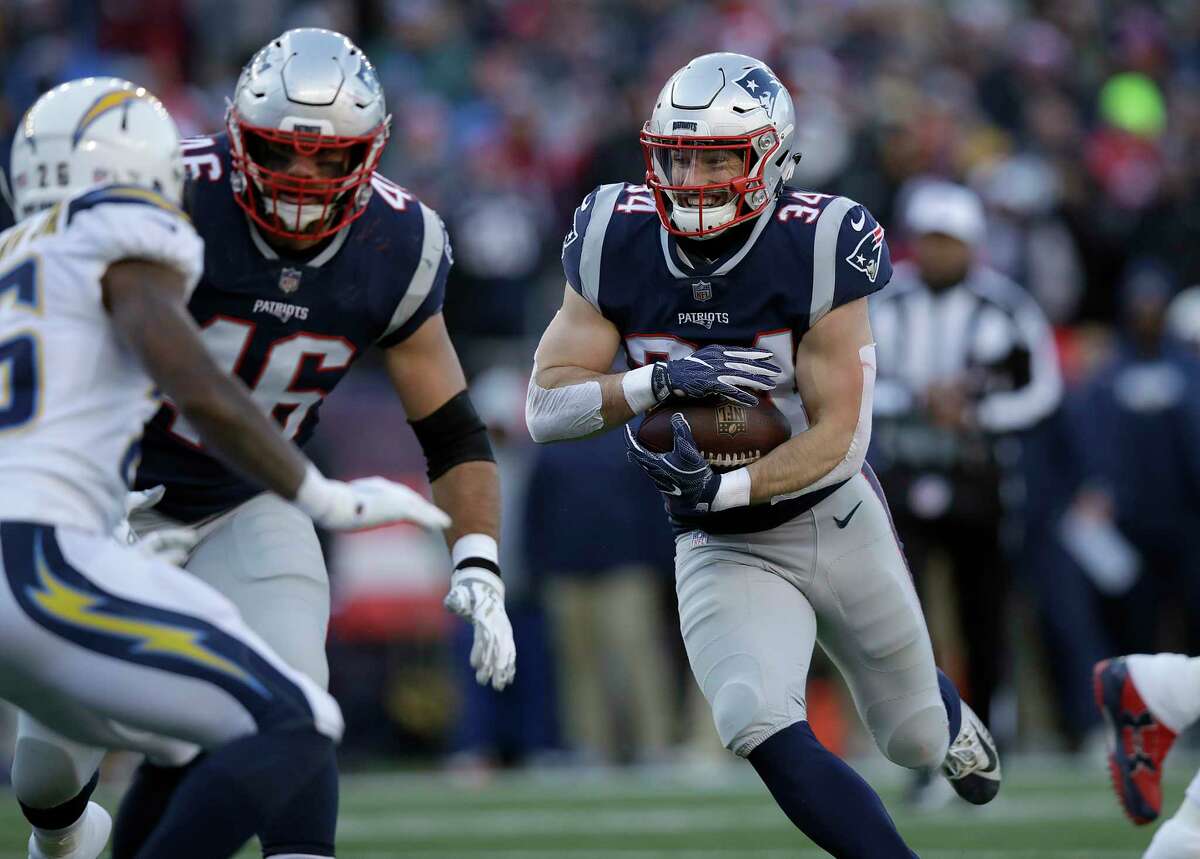 New England Patriots: Rex Burkhead, James White running with starters