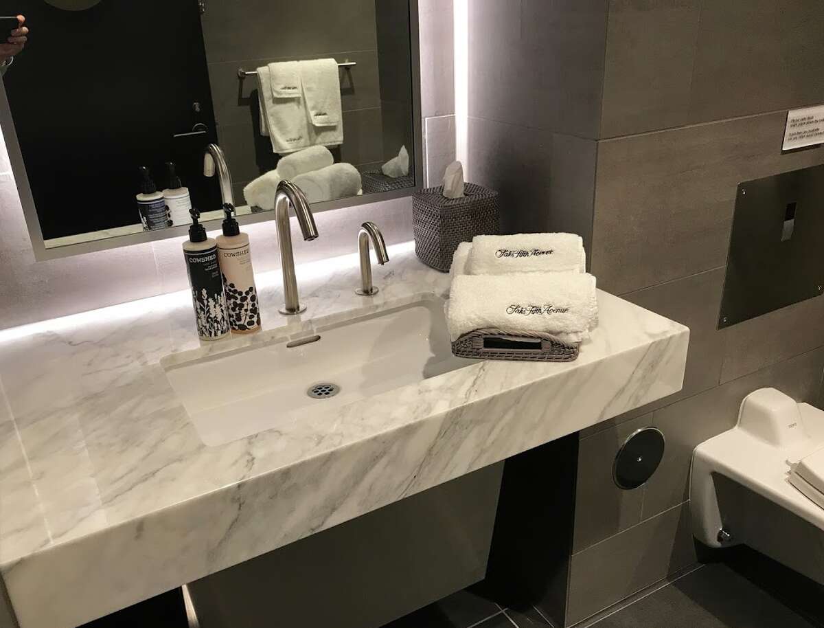 United's fifth Polaris Lounge opens at LAX [PHOTOS]