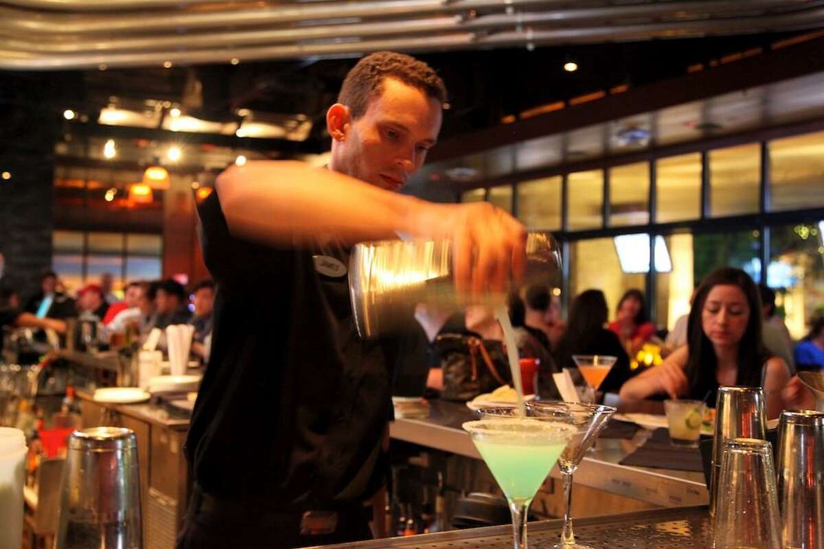 Sports bar chain Yard House plans to open at Norwalk mall