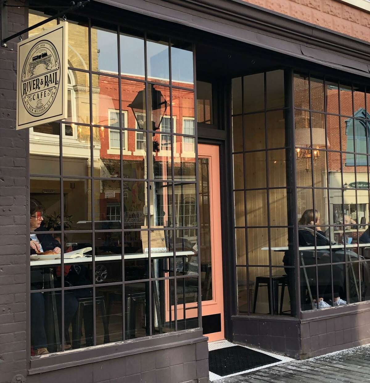 River & Rail Café plants roots on Bank Street