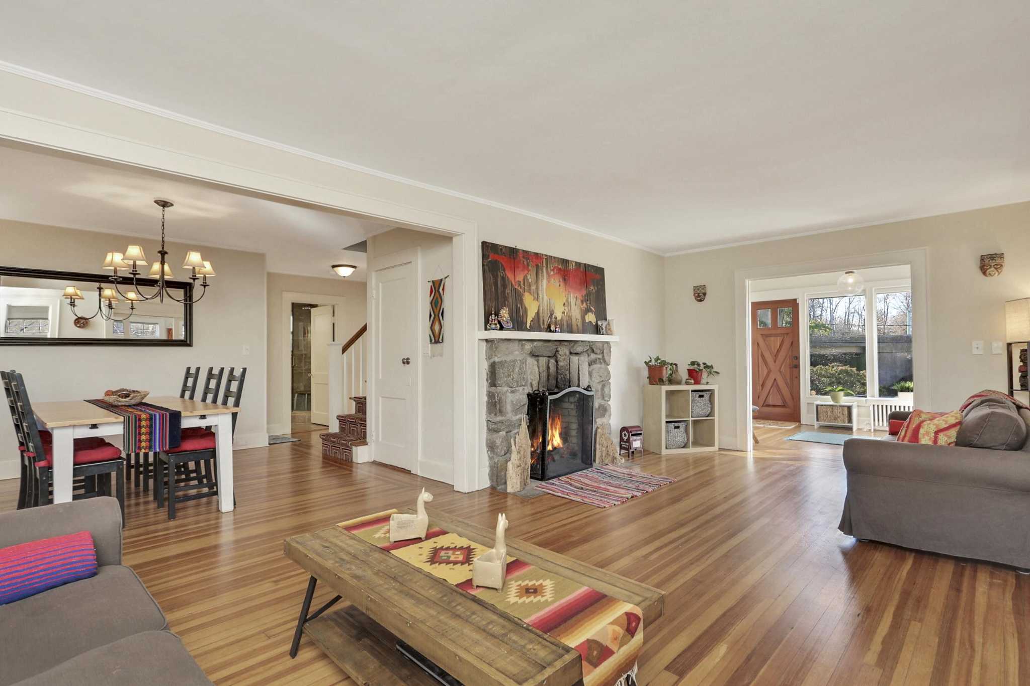 Vintage Farmhouse Enjoys Conveniences International Flair Greenwichtime